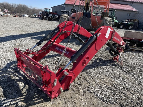 Mahindra 8100CLGC Loader