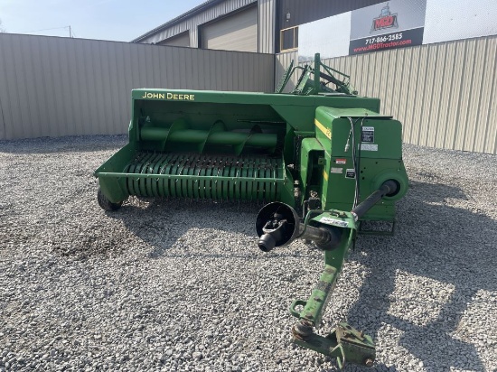 John Deere 348 Square Baler