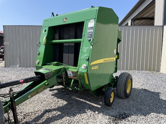 John Deere 448 Round Baler