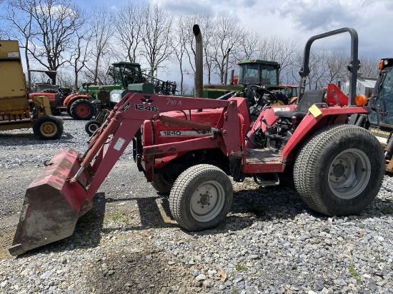 Massey Ferguson 1240 Tractor