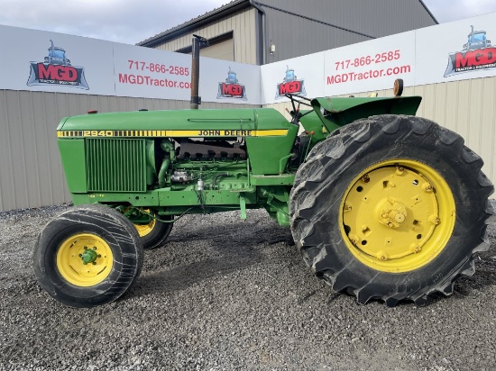 John Deere 2940 Tractor