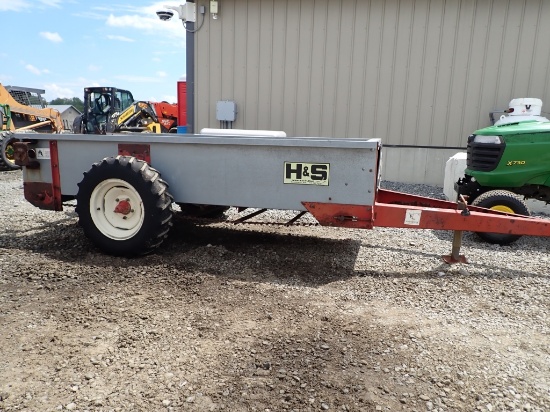H & S Dry Manure Spreader