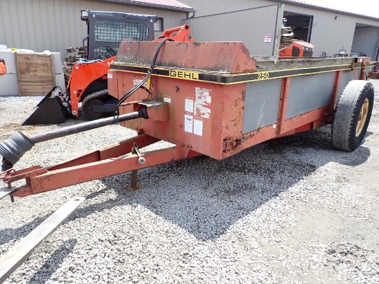 Gehl 250 Manure Spreader