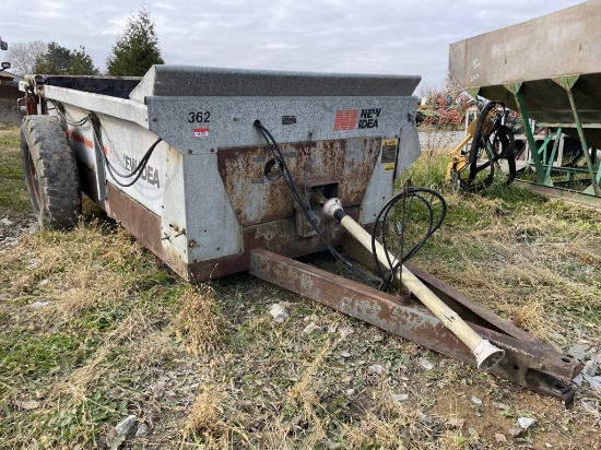 New Idea 362 Manure Spreader