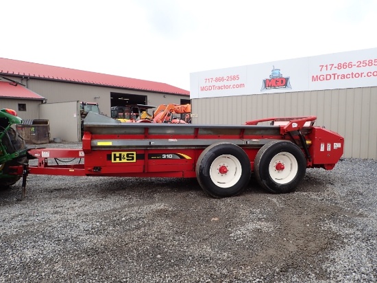 H & S 310 Manure Spreader