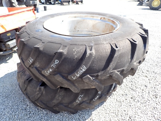 Treadura 20.8-38 Tires and Hubs