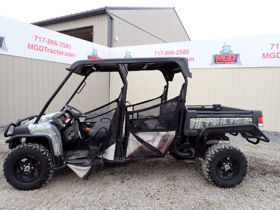 John Deere Gator XUV 825I S4 Utlity Vehicle