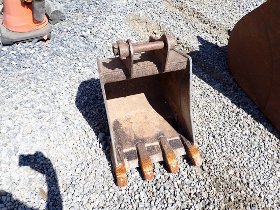 18" Tooth Bucket Off Ditch Witch MX352