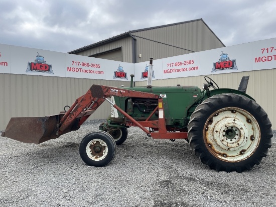 Oliver 880 Tractor
