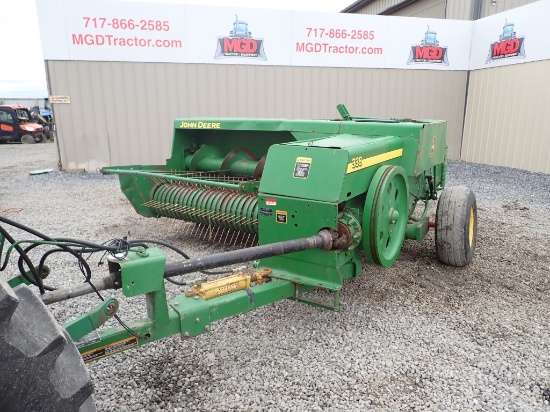 John Deere 338 Square Baler