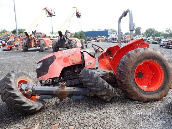 Kubota M6040D Tractor