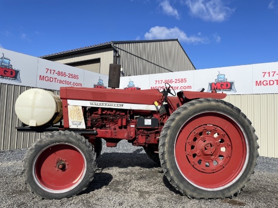 International 1066 Tractor