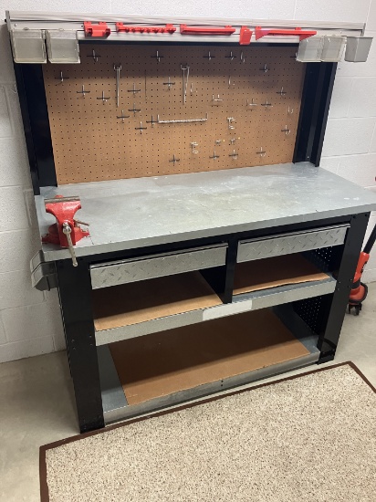 Work bench with Vice