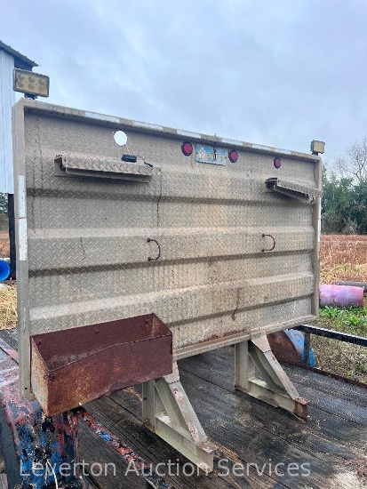 Merrit Equipment Co Headache Rack