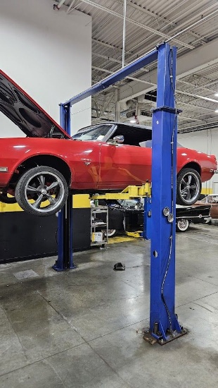 8,000 Pound Two Post Lift