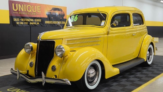1936 Ford Deluxe Tudor Sedan Street Rod