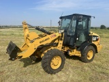 Cat 906M