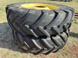 John Deere 520/85R42 duals