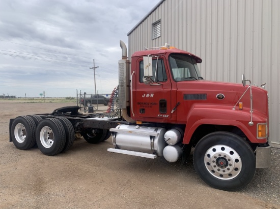 1999 Mack CH613
