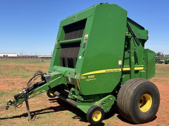 John Deere 569