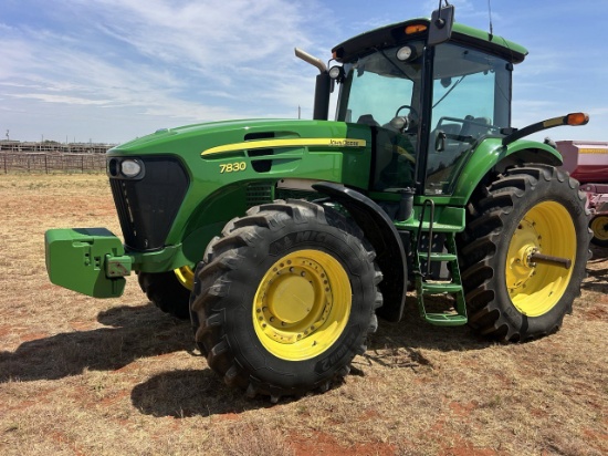 John Deere 7830