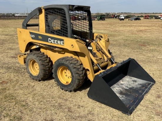 Deere 320