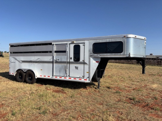 Sundowner Horse Trailer