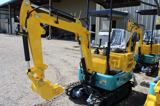 NEW MACHPRO 13.5hp 1 Ton Mini Excavator Trench Digger with Ceiling,Mechanical thumb clamp, USA Stock