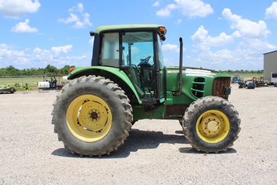 2009 John Deere 6330 Tractor