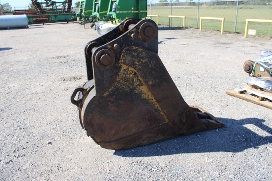 Excavator Bucket with Dromo Quick Coupler - 24"