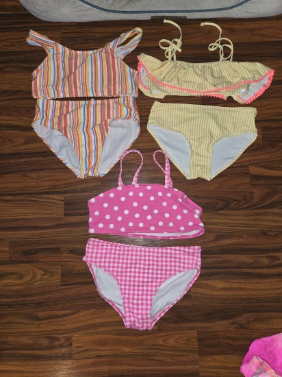 5 Girls Swimsuits