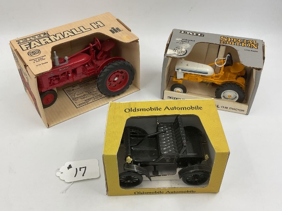 2 ERTL Tractors, 1/16 Farmall H, Oldsmobile car