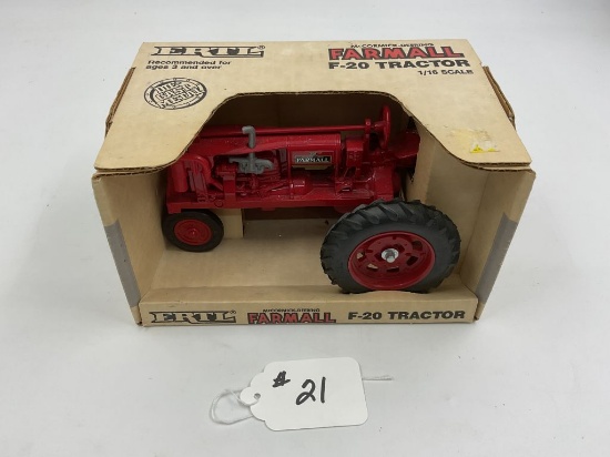 ERTL McCormick-Deering Farmall  F-20