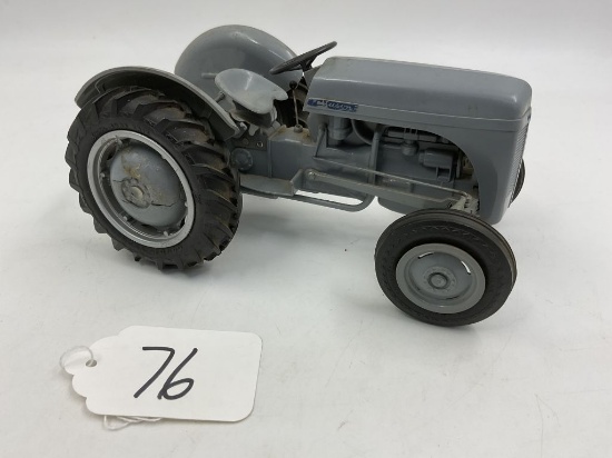 1/12 Topping Models Ferguson 30 Tractor