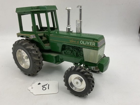 Oliver Spirit of MFWD Toy Tractor 1:16