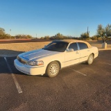 2003 Lincoln Town Car