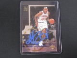 GRANT HILL SIGNED TRADING CARD WITH PRO CERT COA