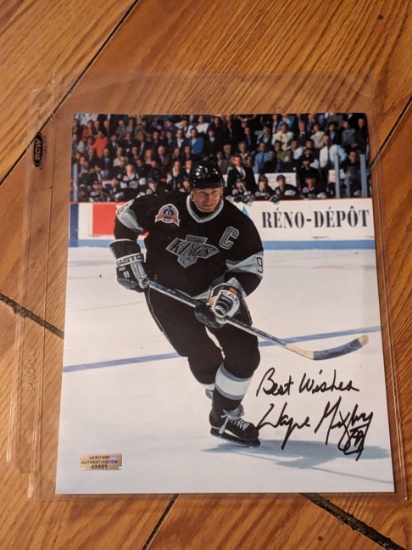 Wayne Gretzky Signed 8x10 Photograph w/coa sticker only