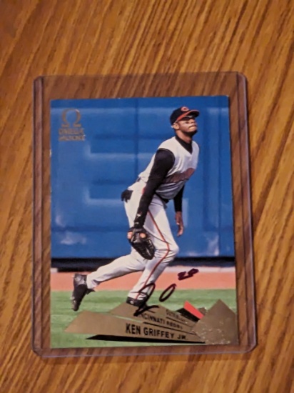 2000 Pacific Omega #35 Ken Griffey Jr Reds