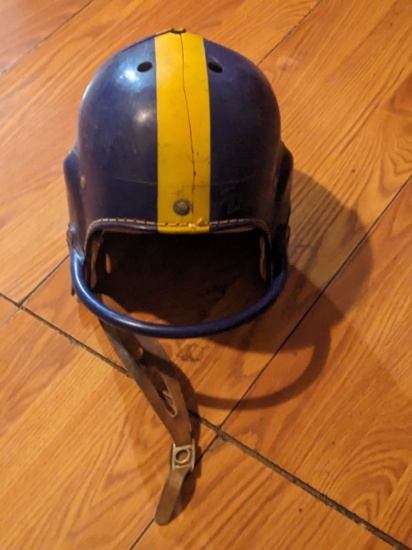 Vintage old style nfl helmet , one bar protection