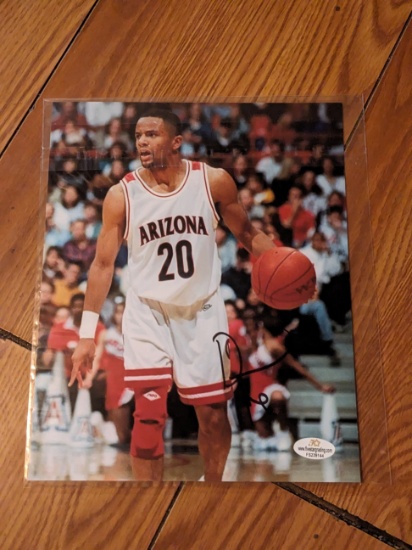 Damon Stoudamire autographed 8x10 photo With Fivestar Grading COA