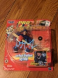 Autographed Wayne Gretzky sealed starting lineup figure with beckett coa sticker