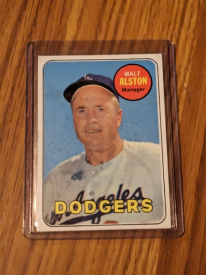 1969 Topps #24 Walt Alston Los Angeles Dodgers Vintage Baseball Card