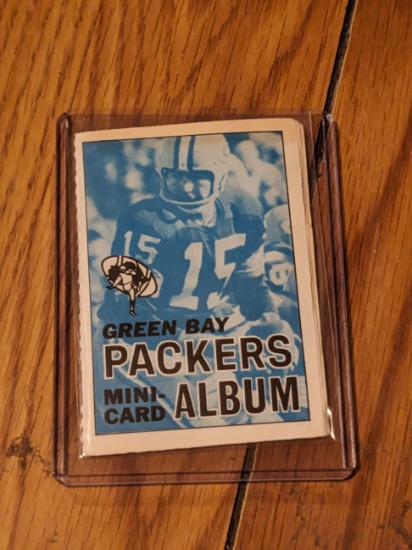 1969 TOPPS NFL Football #7 Green Bay Packers Mini Card Stamps Album