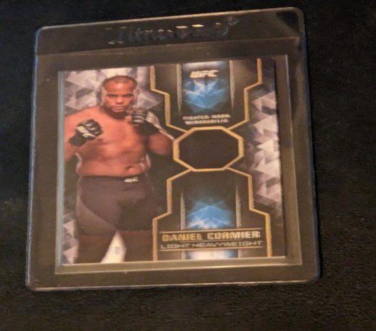 Daniel Cormier 61/99 2017 Topps UFC patch worn memorabilia