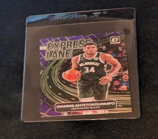 GIANNIS ANTETOKOUNMPO 2022-23 OPTIC Express Lane Purple Holo #10 Bucks