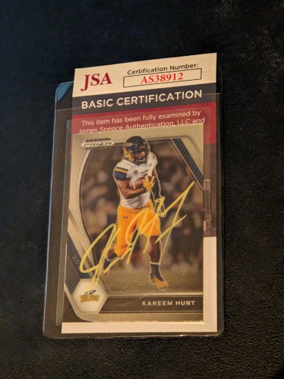 Kareem Hunt autographed card with JSA COA