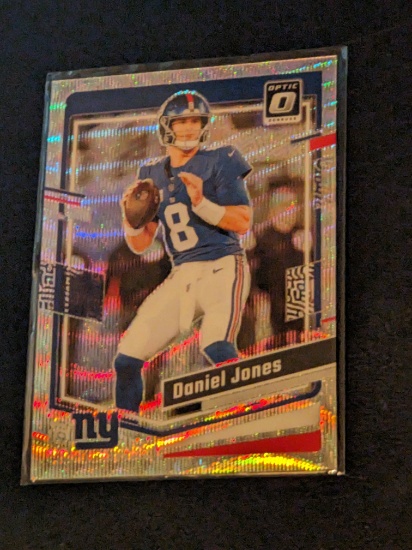 Daniel Jones 156/300 2023 Donruss Optic Wave insert