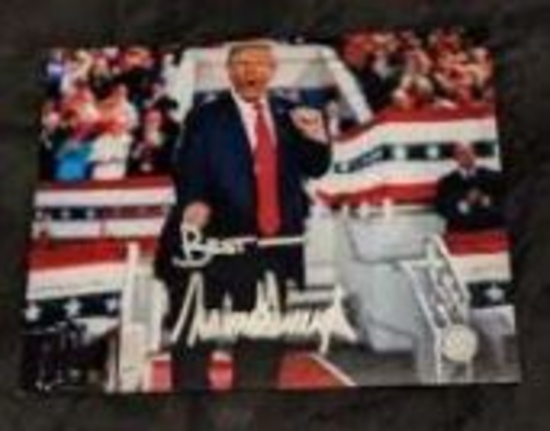 Donald Trump Signed 8x10 Photo with coa