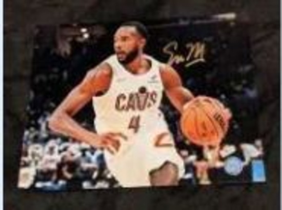 Evan Mobley Signed Auto 8x10 Photo with coa